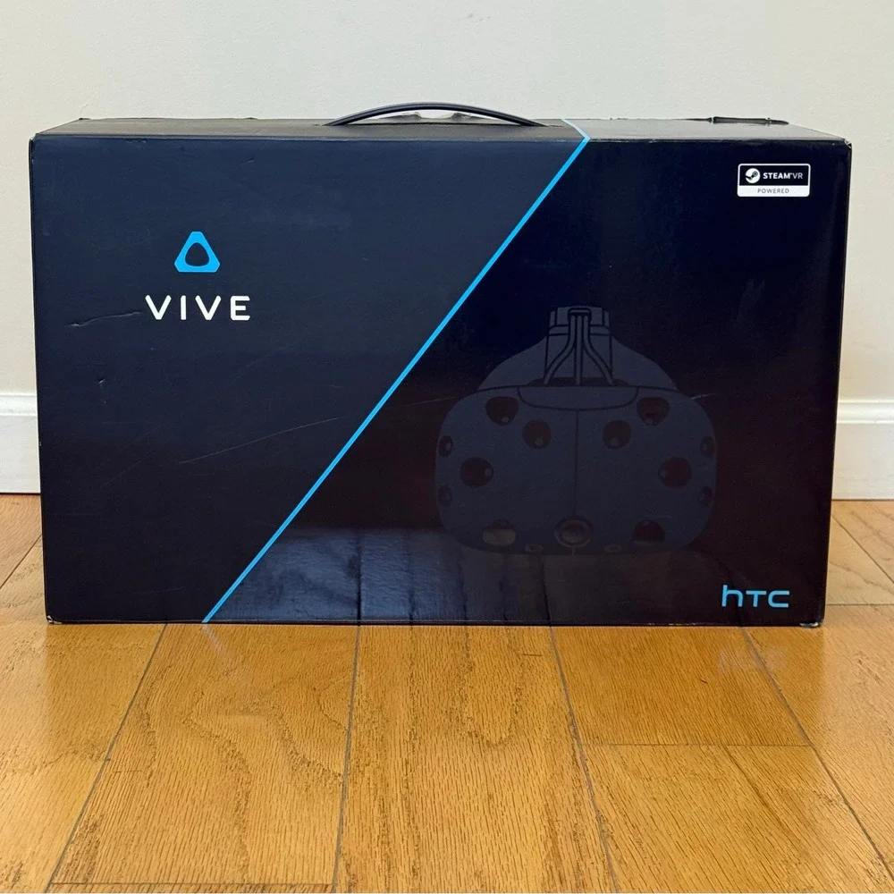 HTC Vive VR Headset Kit 2 Controllers 2 Base Stations Untested